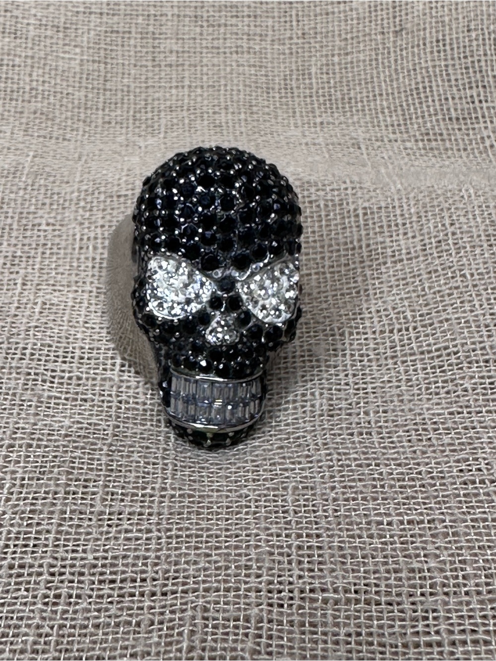 Crystal Skull Statement Ring - Black and Silver - Picture 3 of 6